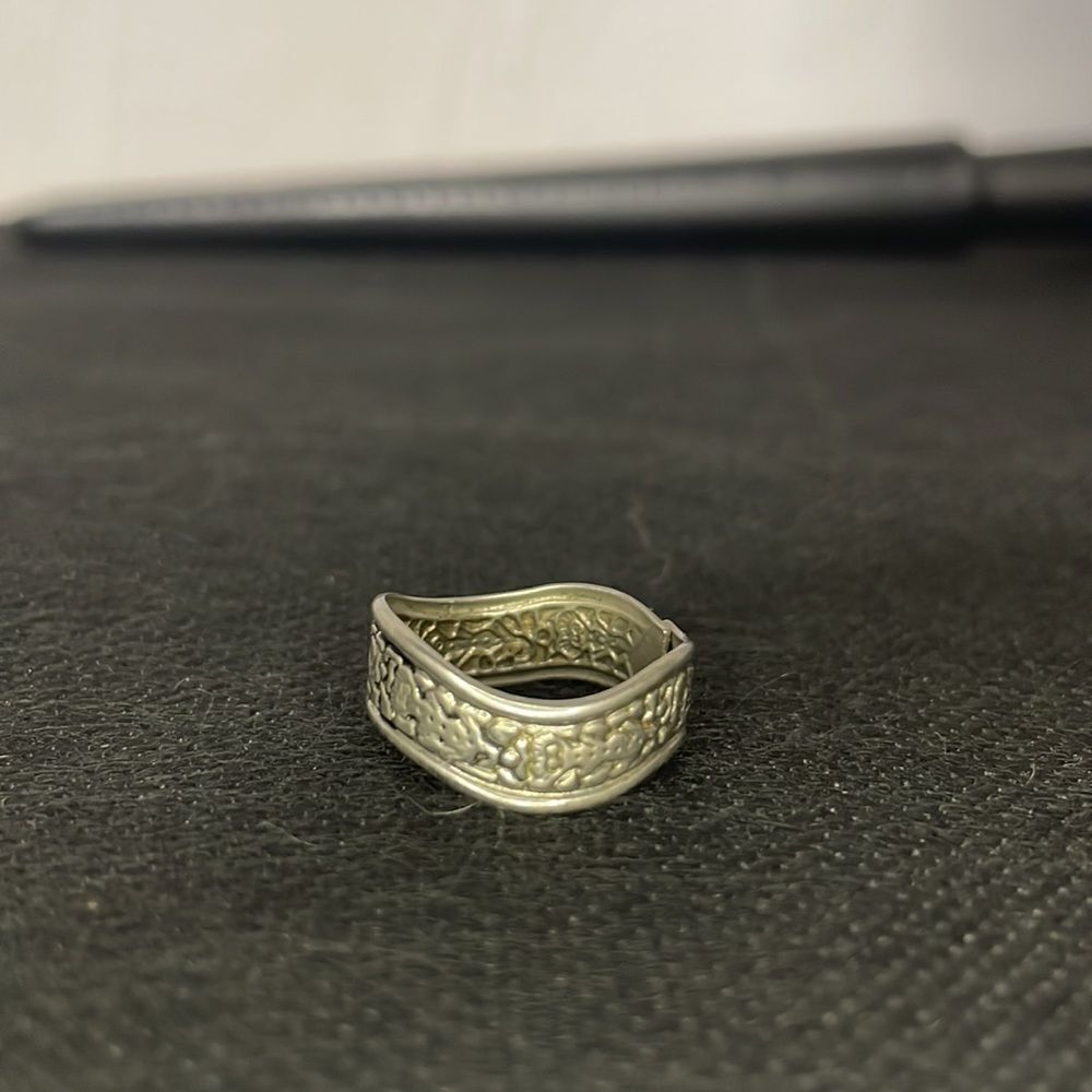 Metal ring  - Picture 4 of 6